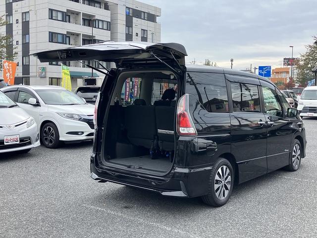 セレナ ハイウェイスター　フルフラット　衝突安全ボディ　ダブルエアコン　スマートキー＆プッシュスタート　ベンチシート　キーレス　横滑防止装置　ダブルエアバック　ＡＢＳ　エアバック　パワーウインドウ　ウォークスルー　オートライト（12枚目）