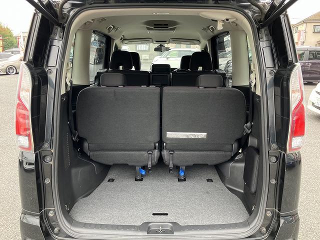 セレナ ハイウェイスター　フルフラット　衝突安全ボディ　ダブルエアコン　スマートキー＆プッシュスタート　ベンチシート　キーレス　横滑防止装置　ダブルエアバック　ＡＢＳ　エアバック　パワーウインドウ　ウォークスルー　オートライト（13枚目）