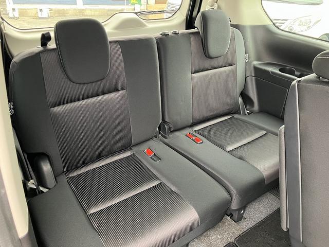 セレナ ハイウェイスター　フルフラット　衝突安全ボディ　ダブルエアコン　スマートキー＆プッシュスタート　ベンチシート　キーレス　横滑防止装置　ダブルエアバック　ＡＢＳ　エアバック　パワーウインドウ　ウォークスルー　オートライト（20枚目）