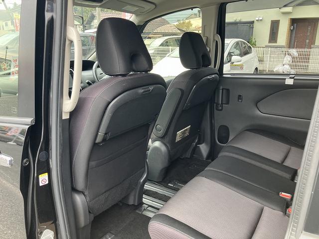 セレナ ハイウェイスター　フルフラット　衝突安全ボディ　ダブルエアコン　スマートキー＆プッシュスタート　ベンチシート　キーレス　横滑防止装置　ダブルエアバック　ＡＢＳ　エアバック　パワーウインドウ　ウォークスルー　オートライト（26枚目）