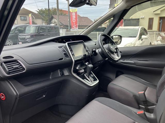 セレナ ハイウェイスター　フルフラット　衝突安全ボディ　ダブルエアコン　スマートキー＆プッシュスタート　ベンチシート　キーレス　横滑防止装置　ダブルエアバック　ＡＢＳ　エアバック　パワーウインドウ　ウォークスルー　オートライト（29枚目）