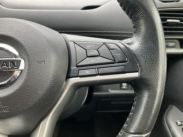 セレナ ハイウェイスター　フルフラット　衝突安全ボディ　ダブルエアコン　スマートキー＆プッシュスタート　ベンチシート　キーレス　横滑防止装置　ダブルエアバック　ＡＢＳ　エアバック　パワーウインドウ　ウォークスルー　オートライト（35枚目）