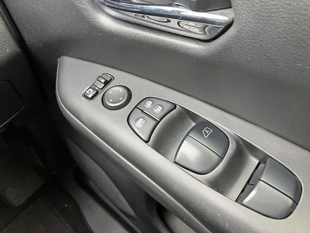 セレナ ハイウェイスター　フルフラット　衝突安全ボディ　ダブルエアコン　スマートキー＆プッシュスタート　ベンチシート　キーレス　横滑防止装置　ダブルエアバック　ＡＢＳ　エアバック　パワーウインドウ　ウォークスルー　オートライト（42枚目）