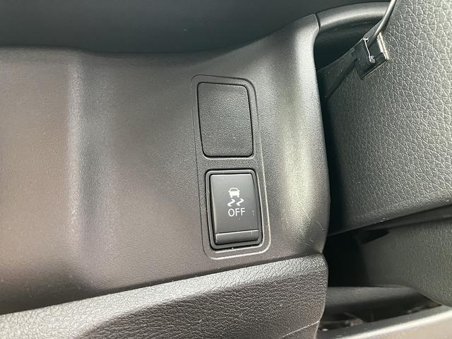 セレナ ハイウェイスター　フルフラット　衝突安全ボディ　ダブルエアコン　スマートキー＆プッシュスタート　ベンチシート　キーレス　横滑防止装置　ダブルエアバック　ＡＢＳ　エアバック　パワーウインドウ　ウォークスルー　オートライト（45枚目）