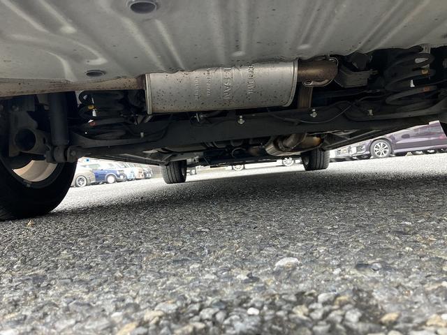 セレナ ハイウェイスター　フルフラット　衝突安全ボディ　ダブルエアコン　スマートキー＆プッシュスタート　ベンチシート　キーレス　横滑防止装置　ダブルエアバック　ＡＢＳ　エアバック　パワーウインドウ　ウォークスルー　オートライト（55枚目）