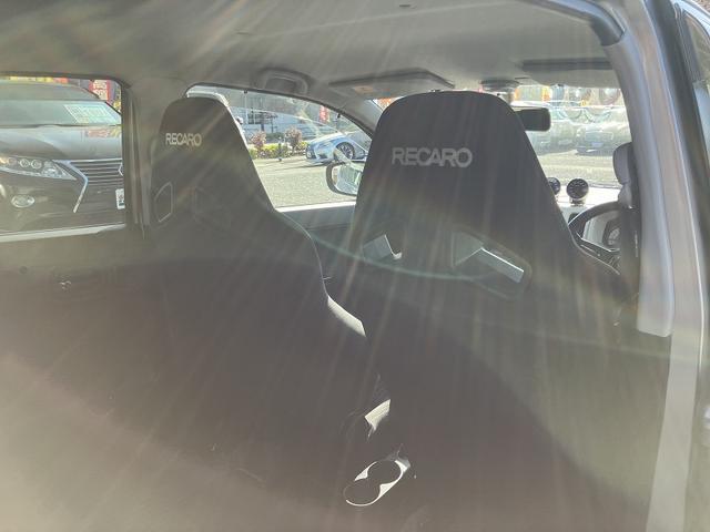 アルトワークス ベースグレード　ベースグレード（４名）　盗難防止　Ｓキー　ＶＳＡ　キーフリ　Ｗエアバック　ＡＵＴＯエアコン　エアＢ　パワステ　ＡＢＳ付　衝突安全ボディ　オートライト　パワーウィンドゥ（15枚目）