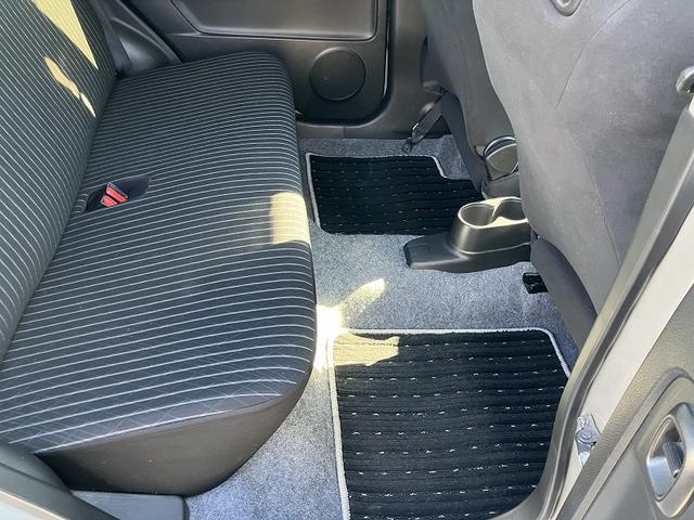 アルトワークス ベースグレード　ベースグレード（４名）　盗難防止　Ｓキー　ＶＳＡ　キーフリ　Ｗエアバック　ＡＵＴＯエアコン　エアＢ　パワステ　ＡＢＳ付　衝突安全ボディ　オートライト　パワーウィンドゥ（16枚目）