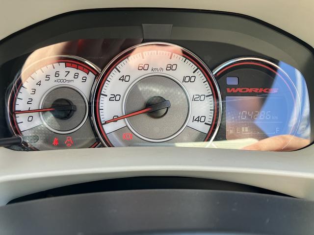アルトワークス ベースグレード　ベースグレード（４名）　盗難防止　Ｓキー　ＶＳＡ　キーフリ　Ｗエアバック　ＡＵＴＯエアコン　エアＢ　パワステ　ＡＢＳ付　衝突安全ボディ　オートライト　パワーウィンドゥ（30枚目）