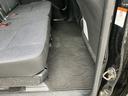 Ｘ　エコアイドル　イモビライザー　運転席エアバック　横滑り防止装置付　三列シート　ＡＢＳ付き　助手席エアバック　マニュアルエアコン　キーレスキー　パワーウィンドウ　パワーステアリング　スマートキー（18枚目）