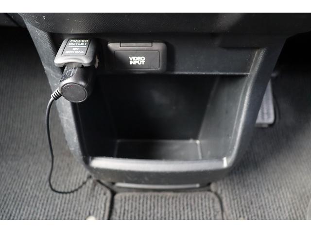 ステップワゴンスパーダ Z ドライブレコーダー ETC ナビ TV 両側電動スライドドア HID スマートキー 電動格納ミラー 3列シート CVT アルミホイール 盗難防止システム 衝突安全ボディ ABS ESC エアコン(9枚目)