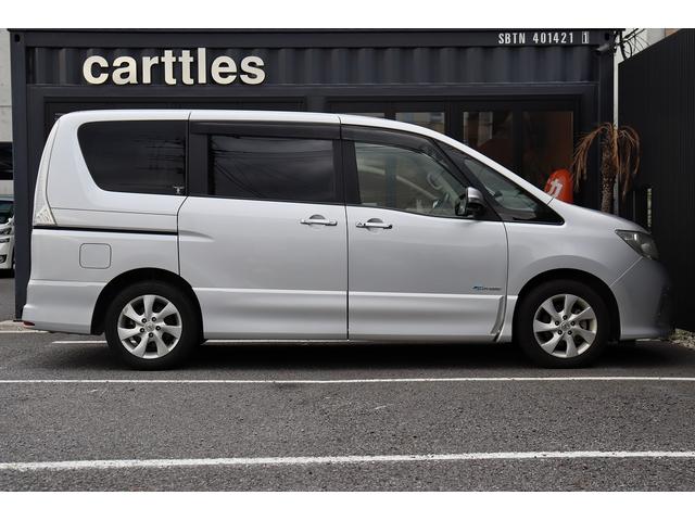 セレナ ハイウェイスター　Ｓ－ハイブリッド　Ｖセレクション　ドライブレコーダー　全周囲カメラ　ナビ　オートクルーズコントロール　両側電動スライドドア　ＨＩＤ　スマートキー　アイドリングストップ　電動格納ミラー　３列シート　フルフラット　ウォークスルー　ＣＶＴ（16枚目）