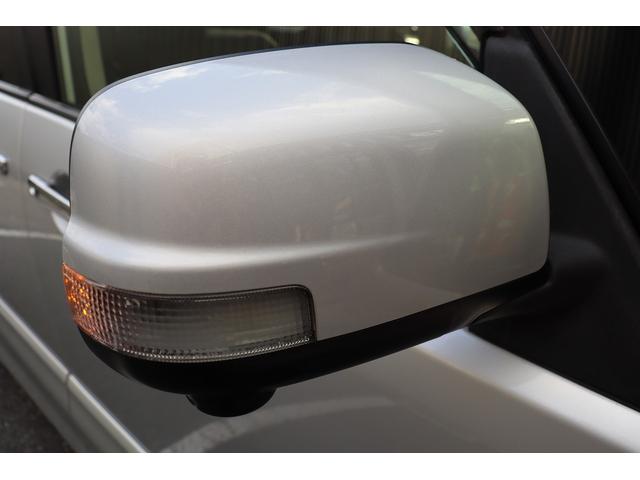 セレナ ハイウェイスター　Ｓ－ハイブリッド　Ｖセレクション　ドライブレコーダー　全周囲カメラ　ナビ　オートクルーズコントロール　両側電動スライドドア　ＨＩＤ　スマートキー　アイドリングストップ　電動格納ミラー　３列シート　フルフラット　ウォークスルー　ＣＶＴ（22枚目）