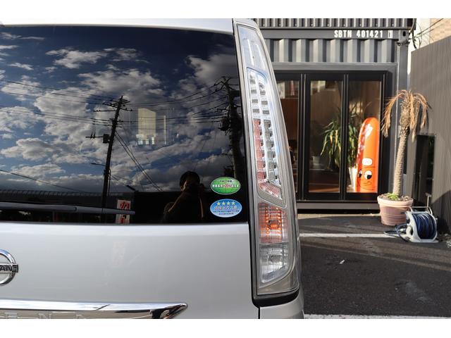 セレナ ハイウェイスター　Ｓ－ハイブリッド　Ｖセレクション　ドライブレコーダー　全周囲カメラ　ナビ　オートクルーズコントロール　両側電動スライドドア　ＨＩＤ　スマートキー　アイドリングストップ　電動格納ミラー　３列シート　フルフラット　ウォークスルー　ＣＶＴ（24枚目）