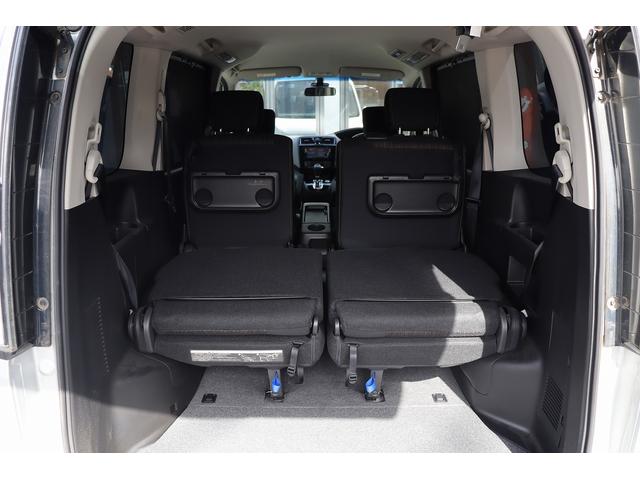 セレナ ハイウェイスター　Ｓ－ハイブリッド　Ｖセレクション　ドライブレコーダー　全周囲カメラ　ナビ　オートクルーズコントロール　両側電動スライドドア　ＨＩＤ　スマートキー　アイドリングストップ　電動格納ミラー　３列シート　フルフラット　ウォークスルー　ＣＶＴ（29枚目）