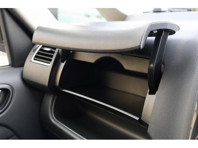 セレナ ハイウェイスター　Ｓ－ハイブリッド　Ｖセレクション　ドライブレコーダー　全周囲カメラ　ナビ　オートクルーズコントロール　両側電動スライドドア　ＨＩＤ　スマートキー　アイドリングストップ　電動格納ミラー　３列シート　フルフラット　ウォークスルー　ＣＶＴ（47枚目）