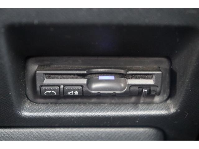 ステップワゴンスパーダ Z ドライブレコーダー ETC ナビ TV 両側電動スライドドア HID スマートキー 電動格納ミラー 3列シート ウォークスルー CVT アルミホイール 盗難防止システム 衝突安全ボディ ABS ESC(9枚目)