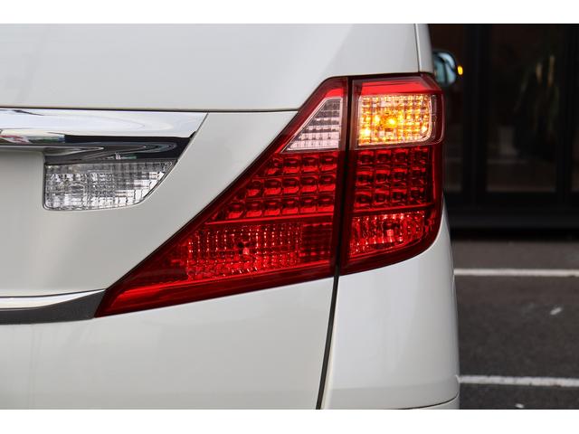 アルファード 240X ETC バックカメラ ナビ TV クリアランスソナー オートライト HID スマートキー 電動格納ミラー 後席モニター 3列シート オットマン CVT アルミホイール 盗難防止システム 衝突安全ボディ(30枚目)