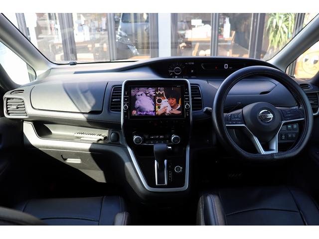 セレナ ハイウェイスター　Ｖセレクション　ドライブレコーダー　バックカメラ　ナビ　ＴＶ　オートクルーズコントロール　衝突被害軽減システム　両側電動スライドドア　ＬＥＤヘッドランプ　スマートキー　アイドリングストップ　電動格納ミラー　３列シート（3枚目）