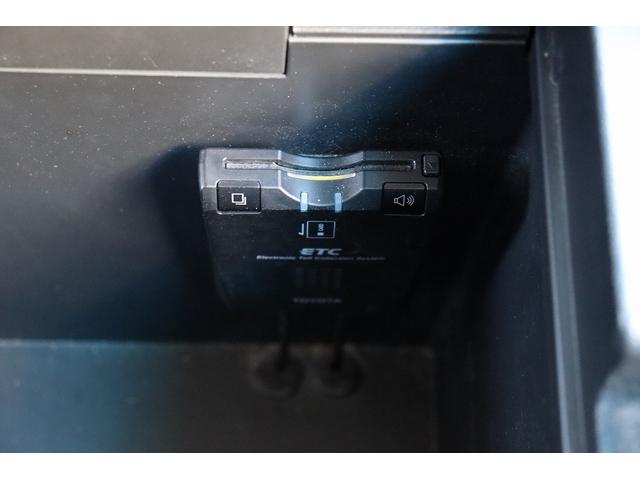 アルファード ２４０Ｓ　ＥＴＣ　バックカメラ　ナビ　ＴＶ　クリアランスソナー　両側電動スライドドア　ＨＩＤ　スマートキー　３列シート　ＣＶＴ　アルミホイール　ミュージックプレイヤー接続可　盗難防止システム　衝突安全ボディ（4枚目）