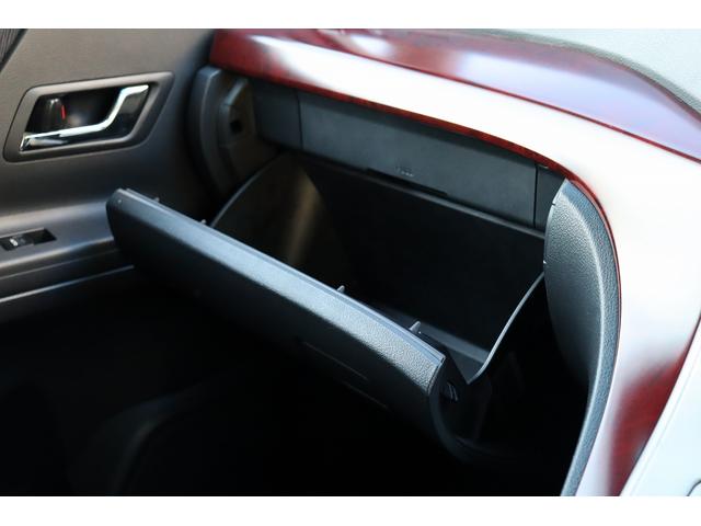 アルファード ２４０Ｓ　ＥＴＣ　バックカメラ　ナビ　ＴＶ　クリアランスソナー　両側電動スライドドア　ＨＩＤ　スマートキー　３列シート　ＣＶＴ　アルミホイール　ミュージックプレイヤー接続可　盗難防止システム　衝突安全ボディ（12枚目）