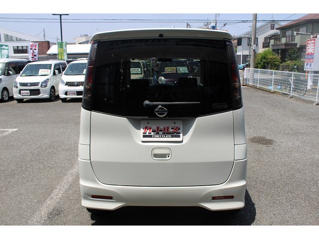 ルークス ハイウェイスター　両側スライド・片側電動　オートライト　ＨＩＤ　スマートキー　電動格納ミラー　ベンチシート　ＣＶＴ　盗難防止システム　ＡＢＳ　アルミホイール　衝突安全ボディ　エアコン　パワーステアリング（16枚目）