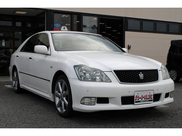 クラウン アスリート　クリアランスソナー　オートクルーズコントロール　バックカメラ　ナビ　アルミホイール　ＨＩＤ　ＡＴ　スマートキー　電動格納ミラー　盗難防止システム　パワーシート　ＣＤ　ＭＤ　衝突安全ボディ　ＡＢＳ（18枚目）