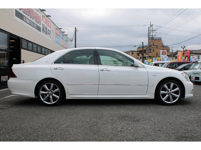 クラウン アスリート　クリアランスソナー　オートクルーズコントロール　バックカメラ　ナビ　アルミホイール　ＨＩＤ　ＡＴ　スマートキー　電動格納ミラー　盗難防止システム　パワーシート　ＣＤ　ＭＤ　衝突安全ボディ　ＡＢＳ（19枚目）