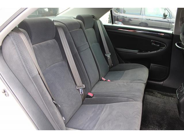 クラウン アスリート　クリアランスソナー　オートクルーズコントロール　バックカメラ　ナビ　アルミホイール　ＨＩＤ　ＡＴ　スマートキー　電動格納ミラー　盗難防止システム　パワーシート　ＣＤ　ＭＤ　衝突安全ボディ　ＡＢＳ（28枚目）