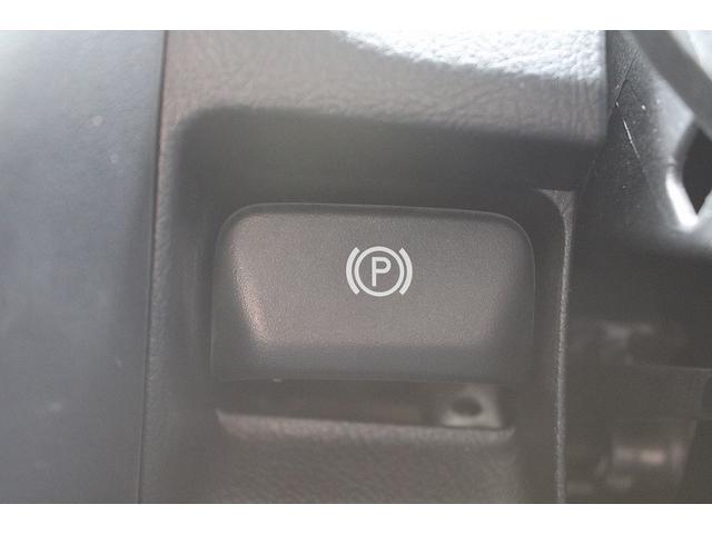 クラウン アスリート　クリアランスソナー　オートクルーズコントロール　バックカメラ　ナビ　アルミホイール　ＨＩＤ　ＡＴ　スマートキー　電動格納ミラー　盗難防止システム　パワーシート　ＣＤ　ＭＤ　衝突安全ボディ　ＡＢＳ（32枚目）