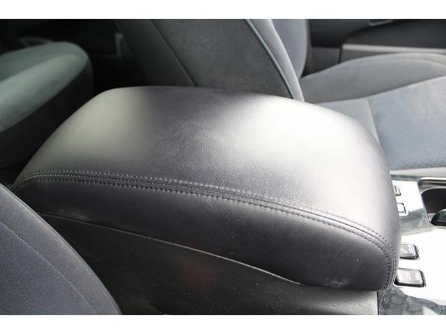 クラウン アスリート　クリアランスソナー　オートクルーズコントロール　バックカメラ　ナビ　アルミホイール　ＨＩＤ　ＡＴ　スマートキー　電動格納ミラー　盗難防止システム　パワーシート　ＣＤ　ＭＤ　衝突安全ボディ　ＡＢＳ（33枚目）