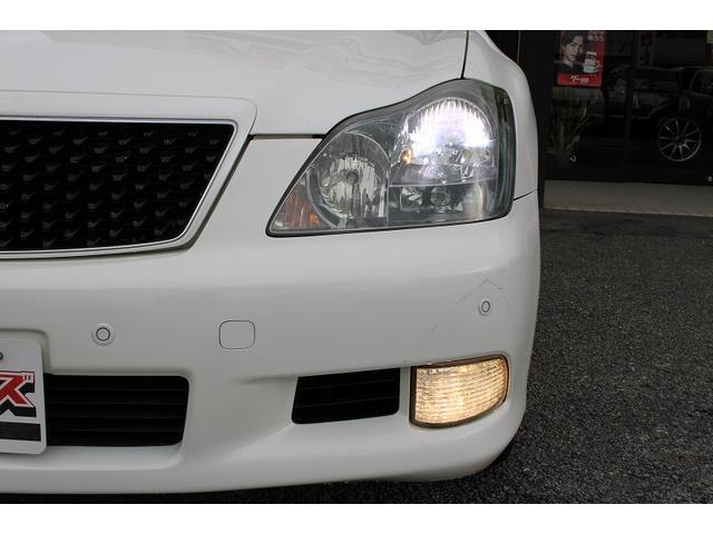 クラウン アスリート　クリアランスソナー　オートクルーズコントロール　バックカメラ　ナビ　アルミホイール　ＨＩＤ　ＡＴ　スマートキー　電動格納ミラー　盗難防止システム　パワーシート　ＣＤ　ＭＤ　衝突安全ボディ　ＡＢＳ（44枚目）