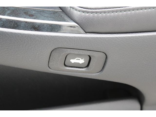 クラウン アスリート　クリアランスソナー　オートクルーズコントロール　バックカメラ　ナビ　アルミホイール　ＨＩＤ　ＡＴ　スマートキー　電動格納ミラー　盗難防止システム　パワーシート　ＣＤ　ＭＤ　衝突安全ボディ　ＡＢＳ（65枚目）