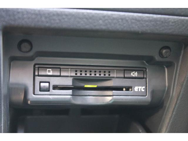 ヴェルファイア ２．４Ｚ　ゴールデンアイズ　ＥＴＣ　バックカメラ　ナビ　ＴＶ　クリアランスソナー　オートクルーズコントロール　両側電動スライドドア　ＨＩＤ　電動リアゲート　スマートキー　電動格納ミラー　３列シート　ＣＶＴ　アルミホイール　ＣＤ（8枚目）