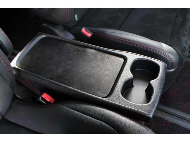 ヴェルファイア ２．４Ｚ　ゴールデンアイズ　ＥＴＣ　バックカメラ　ナビ　ＴＶ　クリアランスソナー　オートクルーズコントロール　両側電動スライドドア　ＨＩＤ　電動リアゲート　スマートキー　電動格納ミラー　３列シート　ＣＶＴ　アルミホイール　ＣＤ（22枚目）