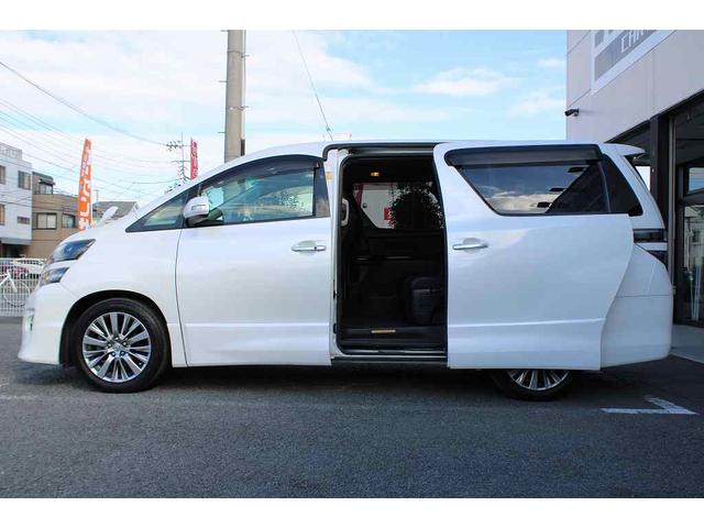 ヴェルファイア ２．４Ｚ　ゴールデンアイズ　ＥＴＣ　バックカメラ　ナビ　ＴＶ　クリアランスソナー　オートクルーズコントロール　両側電動スライドドア　ＨＩＤ　電動リアゲート　スマートキー　電動格納ミラー　３列シート　ＣＶＴ　アルミホイール　ＣＤ（42枚目）