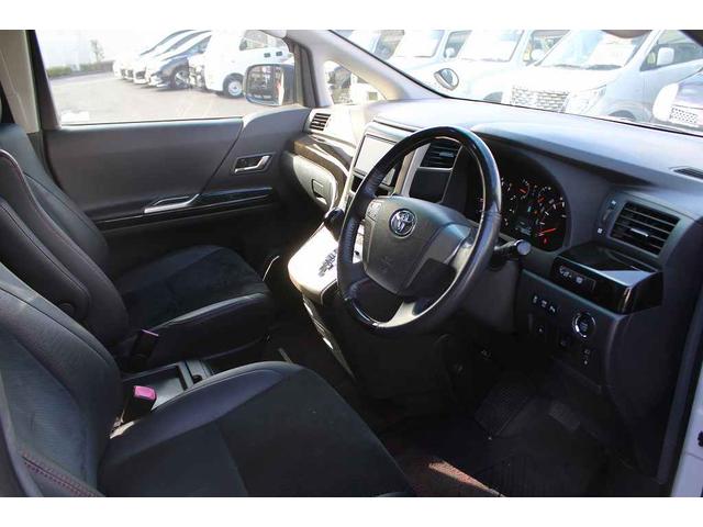 ヴェルファイア ２．４Ｚ　ゴールデンアイズ　ＥＴＣ　バックカメラ　ナビ　ＴＶ　クリアランスソナー　オートクルーズコントロール　両側電動スライドドア　ＨＩＤ　電動リアゲート　スマートキー　電動格納ミラー　３列シート　ＣＶＴ　アルミホイール　ＣＤ（52枚目）