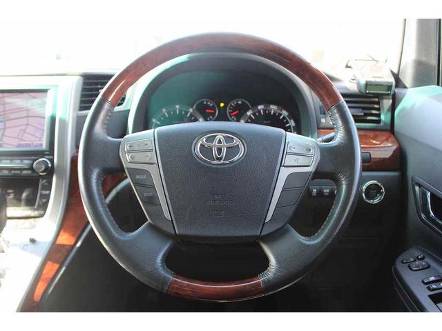 ヴェルファイア ２．４Ｚ　プラチナセレクションＩＩ　ＥＴＣ　バックカメラ　ナビ　ＴＶ　クリアランスソナー　両側電動スライドドア　ＨＩＤ　電動リアゲート　スマートキー　電動格納ミラー　後席モニター　３列シート　ＣＶＴ　アルミホイール　Ｂｌｕｅｔｏｏｔｈ（2枚目）