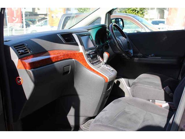 ヴェルファイア ２．４Ｚ　プラチナセレクションＩＩ　ＥＴＣ　バックカメラ　ナビ　ＴＶ　クリアランスソナー　両側電動スライドドア　ＨＩＤ　電動リアゲート　スマートキー　電動格納ミラー　後席モニター　３列シート　ＣＶＴ　アルミホイール　Ｂｌｕｅｔｏｏｔｈ（11枚目）