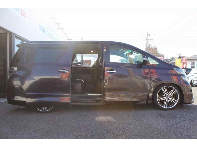 ヴェルファイア ２．４Ｚ　プラチナセレクションＩＩ　ＥＴＣ　バックカメラ　ナビ　ＴＶ　クリアランスソナー　両側電動スライドドア　ＨＩＤ　電動リアゲート　スマートキー　電動格納ミラー　後席モニター　３列シート　ＣＶＴ　アルミホイール　Ｂｌｕｅｔｏｏｔｈ（22枚目）