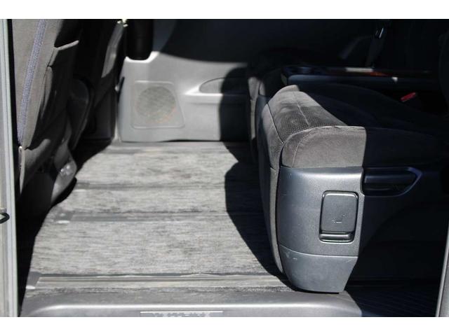 ヴェルファイア ２．４Ｚ　プラチナセレクションＩＩ　ＥＴＣ　バックカメラ　ナビ　ＴＶ　クリアランスソナー　両側電動スライドドア　ＨＩＤ　電動リアゲート　スマートキー　電動格納ミラー　後席モニター　３列シート　ＣＶＴ　アルミホイール　Ｂｌｕｅｔｏｏｔｈ（43枚目）