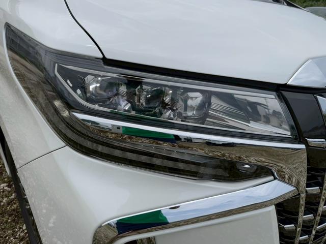 アルファード ３．５エグゼクティブラウンジＳ　純正メーカーオプションナビ／本土仕入れ／ＪＢＬサウンド／全方位カメラ／純フリップダウンモニター／前後ドライブレコーダー／Ｗサンルーフ／３眼ＬＥＤヘッドライト／純正１７インチＡＷ／ＥＴＣ（17枚目）