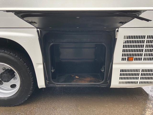 メルファ ４１人乗りバス　デラックス　総輪エアサス　自動ドア　モケットリクライニングシート　トランクルーム　左右上棚　網ポケット　ドリンクホルダー　バックカメラ　シフト：プロシフト（11枚目）