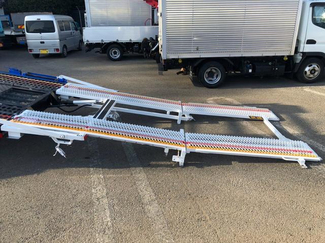 デュトロ ２台積キャリアカー　細谷車体　自動歩み　積載３．１５ｔ　Ｆ６　６速　マニュアル　二台積　車載車（12枚目）