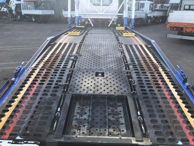 デュトロ ２台積キャリアカー　細谷車体　自動歩み　積載３．１５ｔ　Ｆ６　６速　マニュアル　二台積　車載車（13枚目）