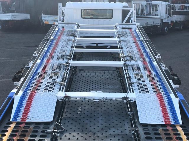 デュトロ ２台積キャリアカー　細谷車体　自動歩み　積載３．１５ｔ　Ｆ６　６速　マニュアル　二台積　車載車（16枚目）