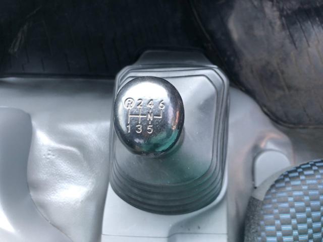 デュトロ ２台積キャリアカー　細谷車体　自動歩み　積載３．１５ｔ　Ｆ６　６速　マニュアル　二台積　車載車（44枚目）