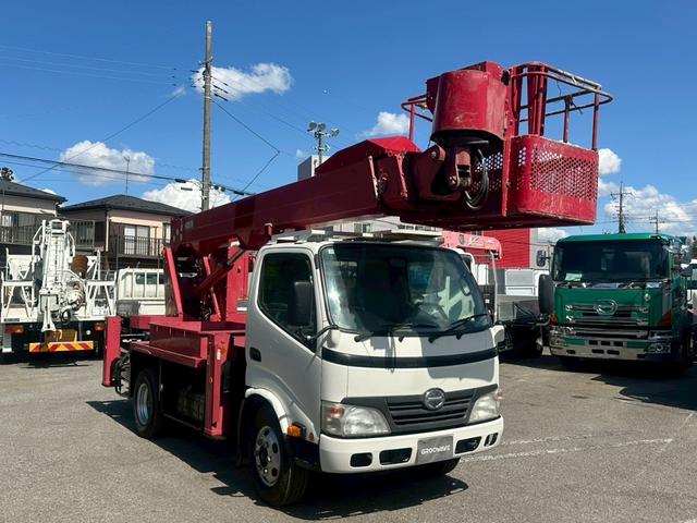デュトロ 高所作業車　アイチ　ＳＫ１７Ａ　作業床高さ１７．１ｍ　バケット２００ｋｇ　走行３５千ｋｍ　Ｆ５　５速　マニュアル（3枚目）