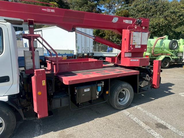 デュトロ 高所作業車　アイチ　ＳＫ１７Ａ　作業床高さ１７．１ｍ　バケット２００ｋｇ　走行３５千ｋｍ　Ｆ５　５速　マニュアル（8枚目）