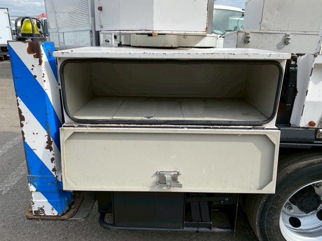 エルフトラック 高所作業車　タダノ　ＡＴ－１４６ＴＥ　電工仕様　作業床高さ１４．５ｍ　バケット２５０ｋｇ　車検付　ＴＡＤＡＮＯ　シフト：Ｆ６　６速　マニュアル　バックカメラ（11枚目）
