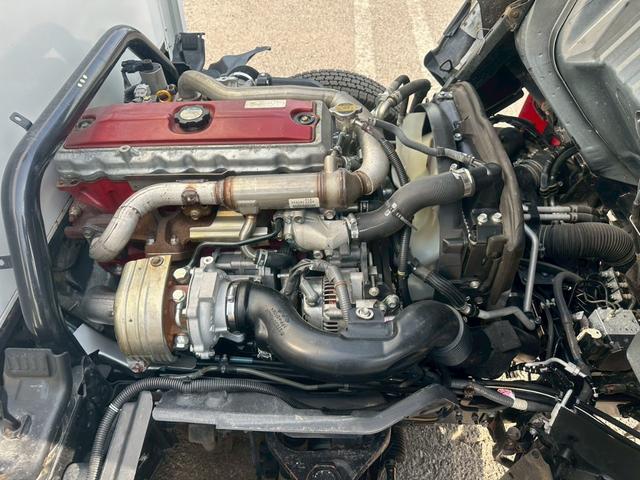 デュトロ 照明車　４ＷＤ　走行１０千ｋｍ　発電機　デンヨー　照度７５ルクス　メタルハイドランプ　照明機伸縮　旋回角度０〜３５０°　地上高１０．２ｍ　照明６つ（46枚目）